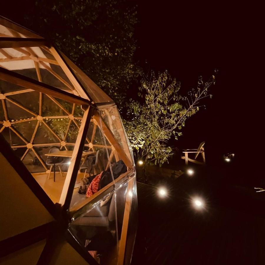 Le Dome Aux Oiseaux Hotel Bérig-Vintrange Buitenkant foto